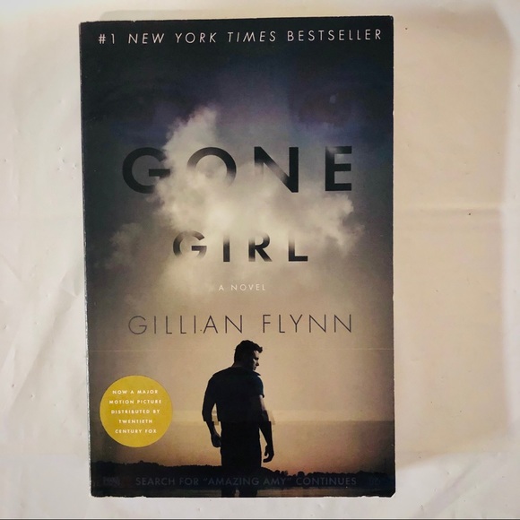 Other - Gone Girl by Gillian Flynn: Thriller Softcover Book